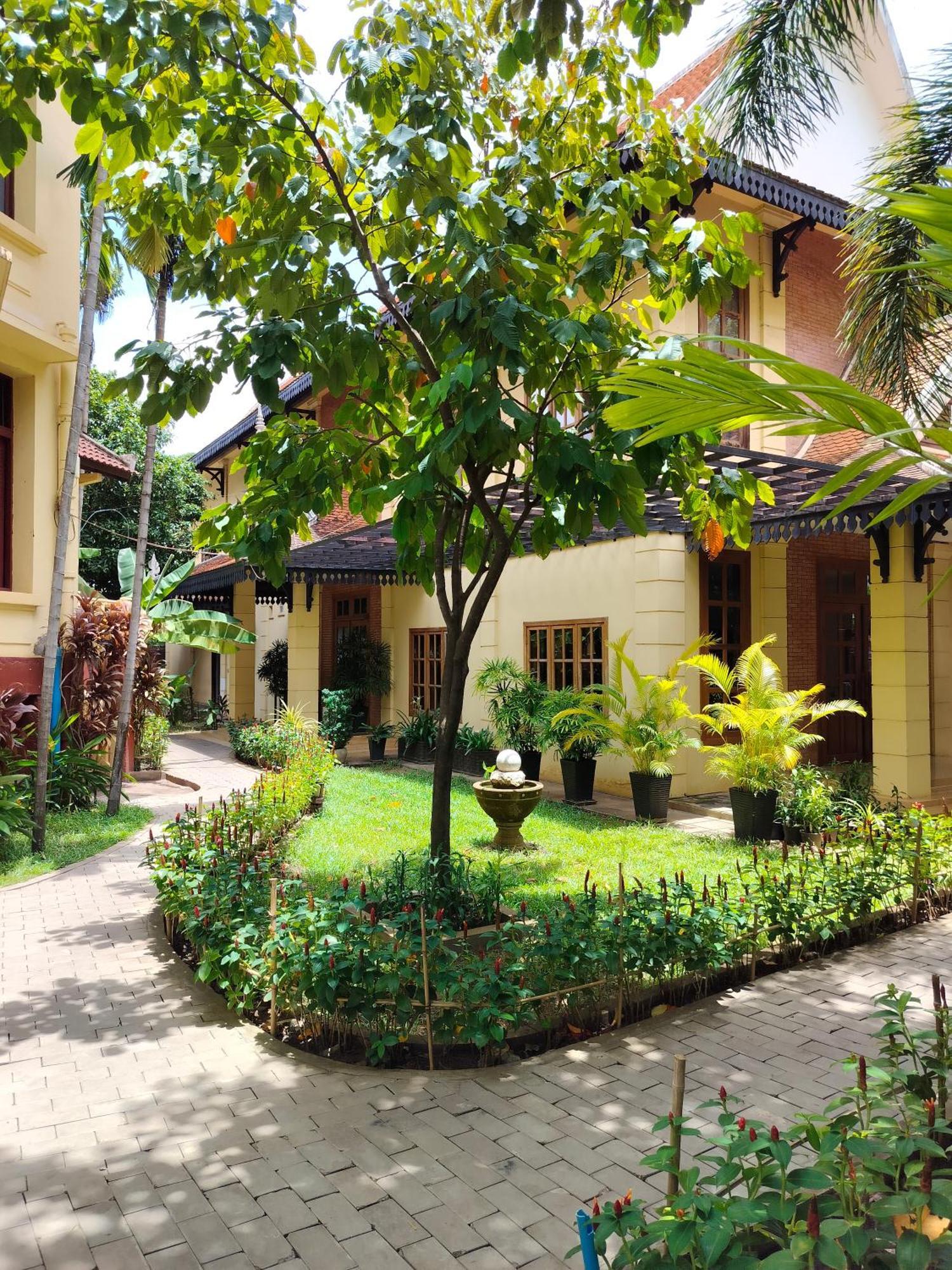 La Riviere D' Angkor Resort Сіємреап Екстер'єр фото